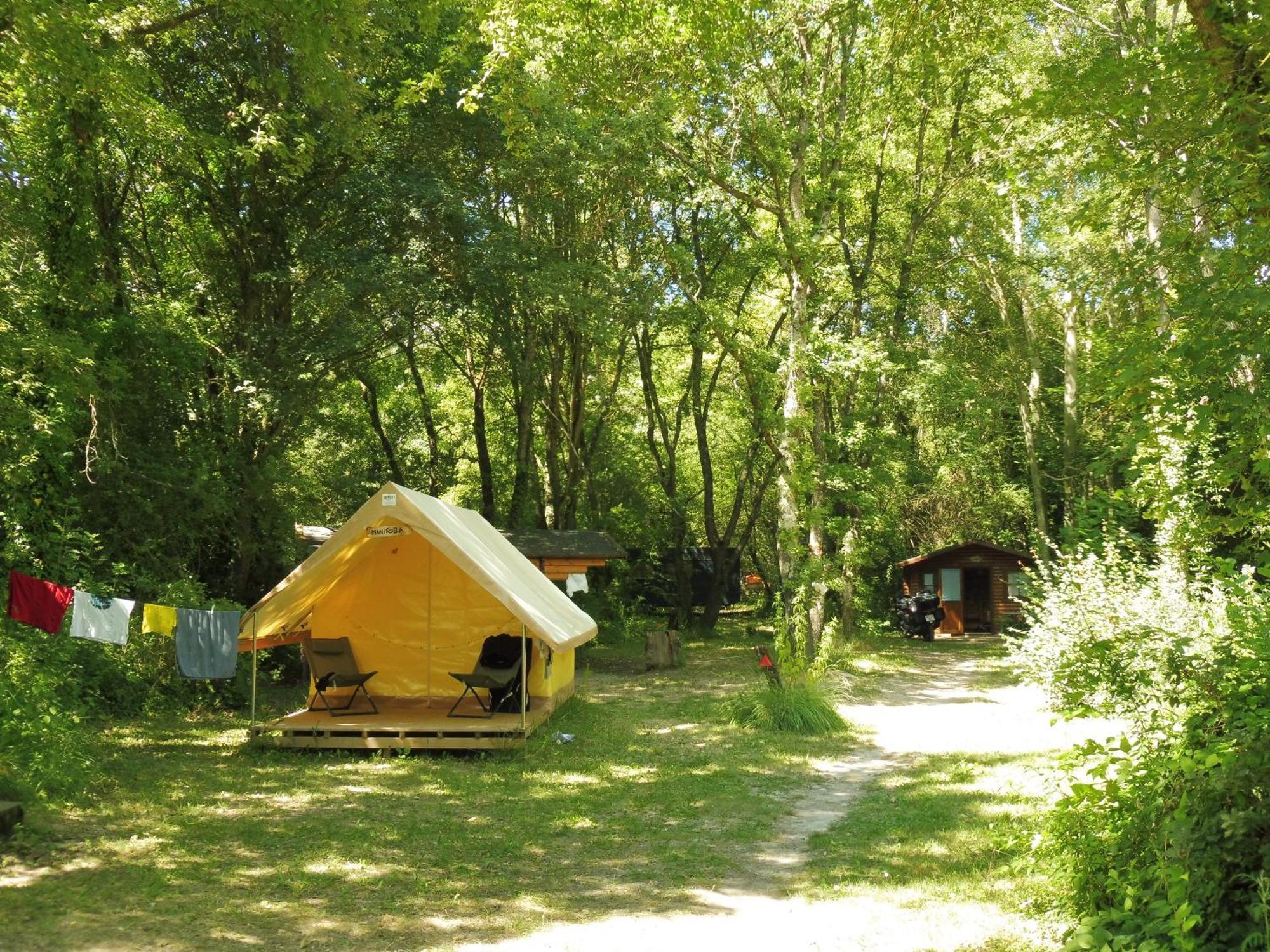 Camping La Vaugelette - Drome Montclar-sur-Gervanne ภายนอก รูปภาพ